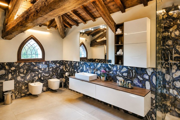 Quadrupla Deluxe, vista giardino | Bagno | Pantofole, bidet