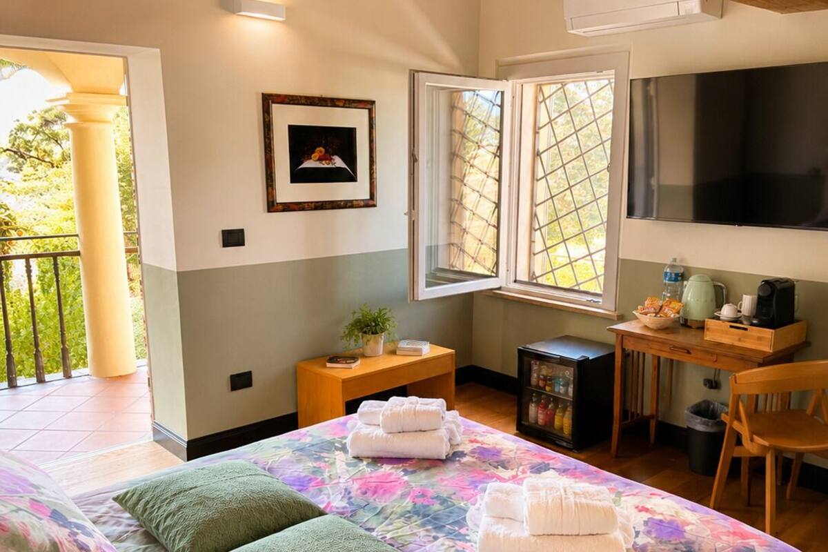 Double Room, Balcony, Garden View | WiFi (free)