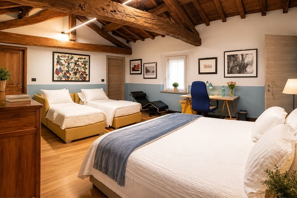 Habitació quàdruple Deluxe, 1 llit doble i sofà llit | Wifi gratuïta