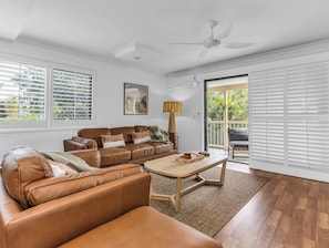 Townhome, 2 Bedrooms, Balcony | Living area