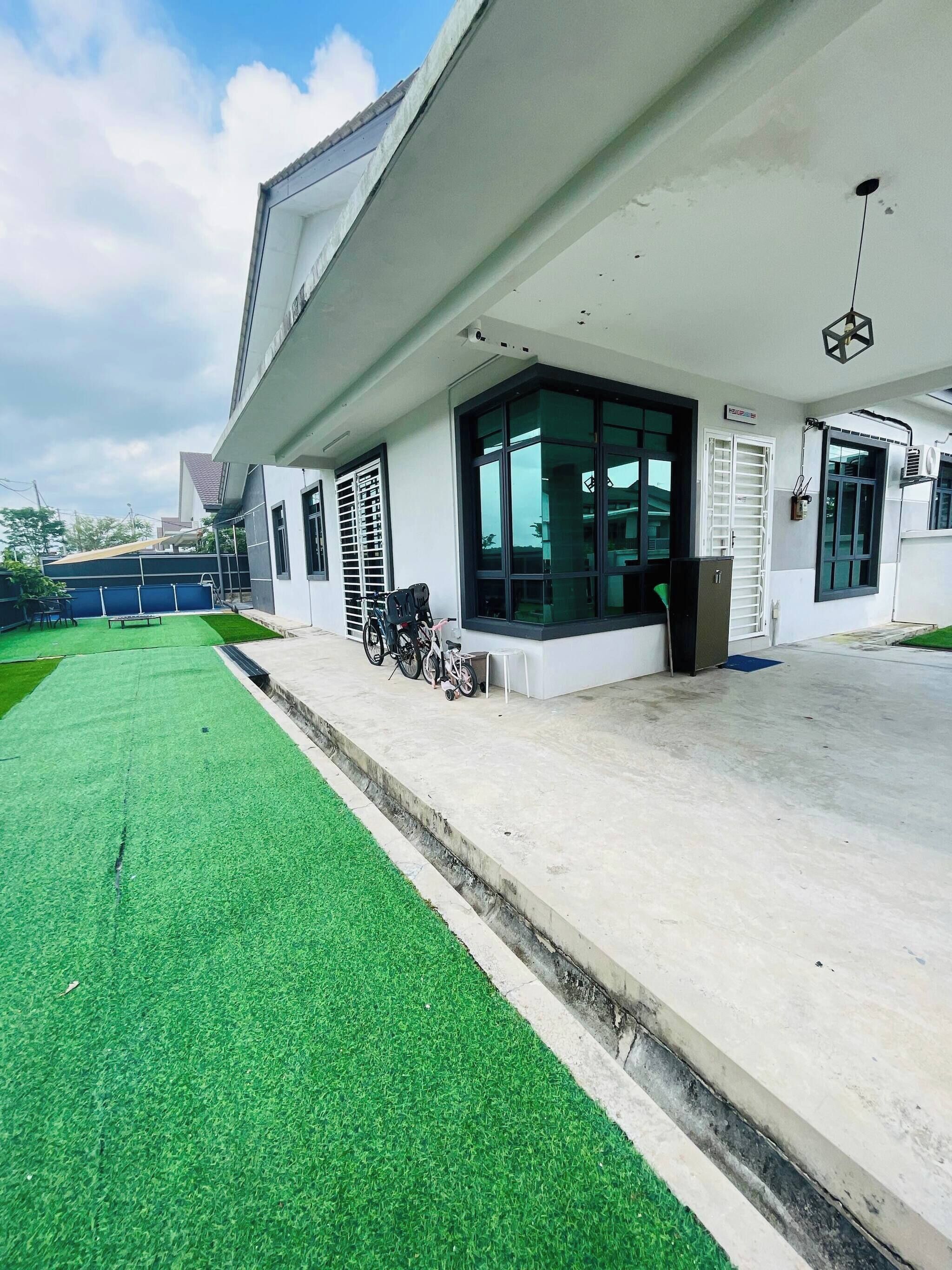 House, 4 Bedrooms, Private Pool | Property grounds