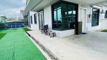 House, 4 Bedrooms, Private Pool | Property grounds