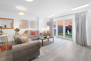 Family House, Patio | Living area