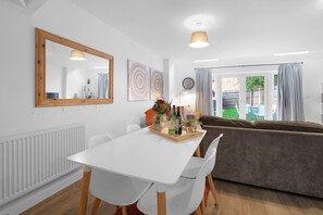 Family House, Patio | Dining room