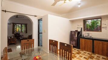 Family Room | In-room dining