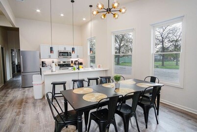 The Pristine Residence - A Feliz Stays Home