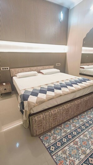 Apartment, 2 Bedrooms, Accessible, Smoking