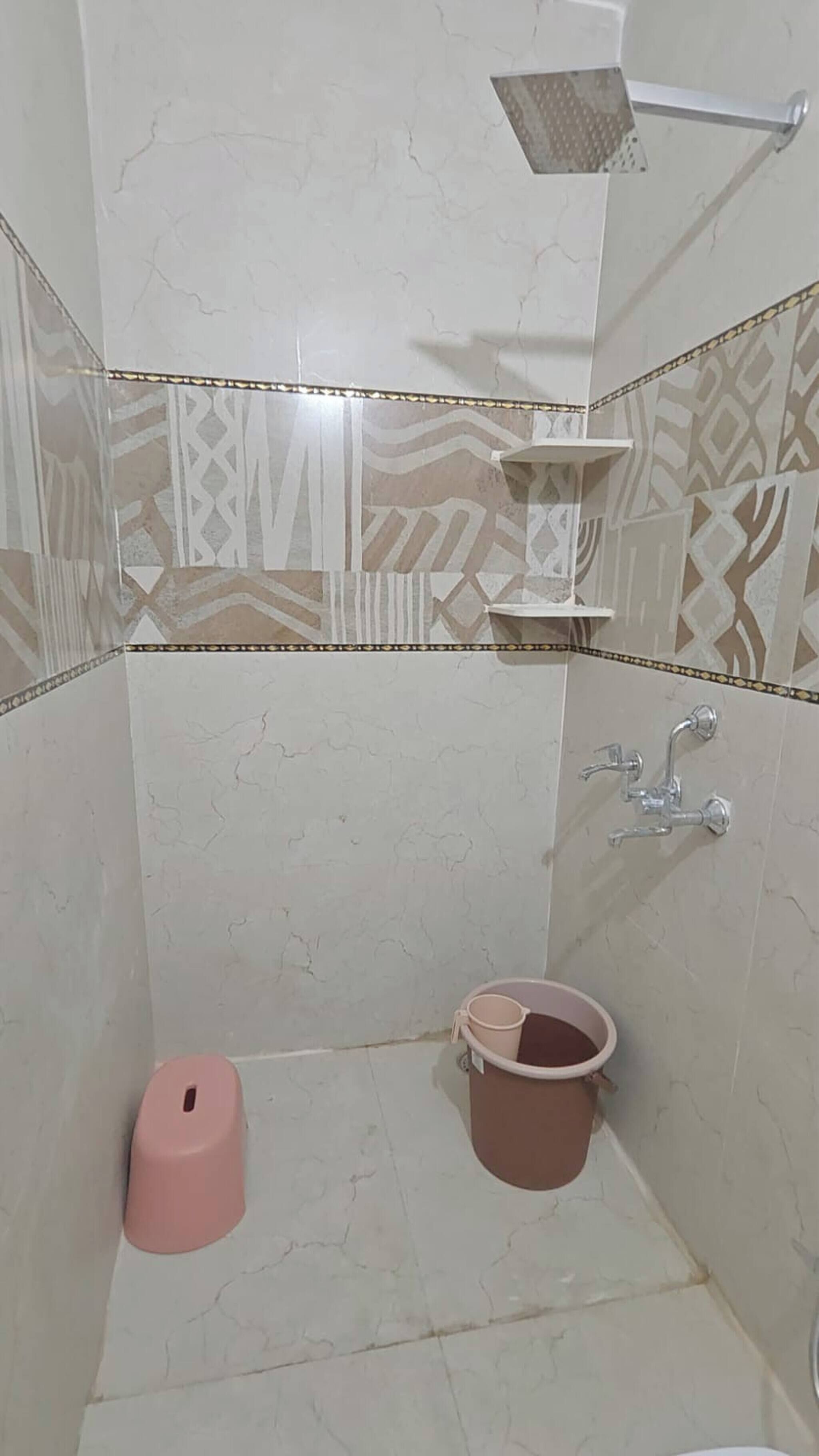 Apartment, 2 Bedrooms, Accessible, Smoking | Bathroom