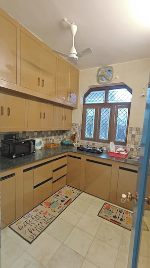 Apartment, 2 Bedrooms, Accessible, Smoking | Interior