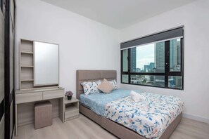 2 habitaciones, tabla de planchar con plancha, wifi y ropa de cama 
