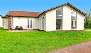 Exterior - Bright & Modern 2 Bed Holiday Chalet nr Sidmouth (Sidmouth)