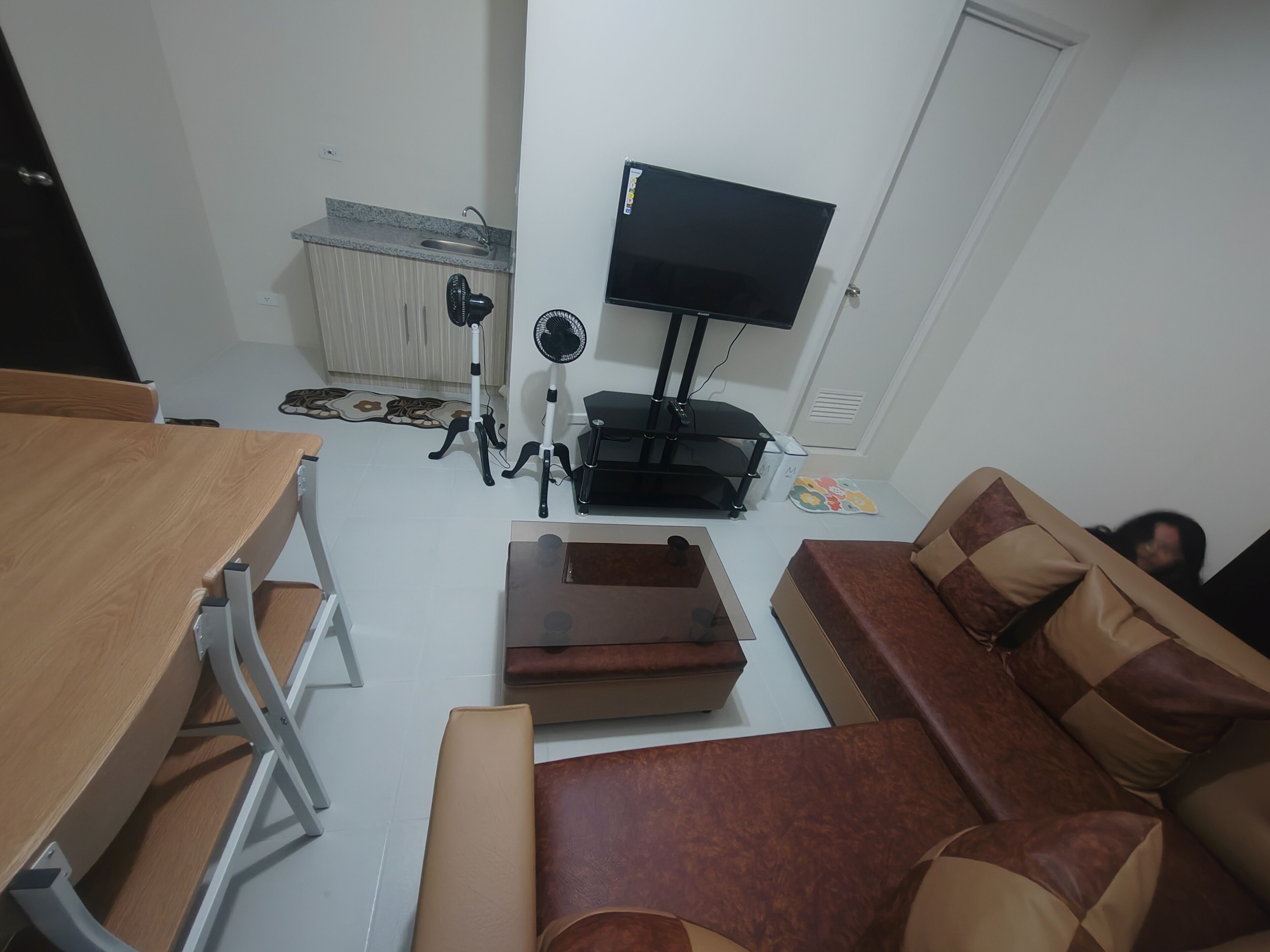 Room, 2 Bedrooms, Accessible, Smoking | Living room