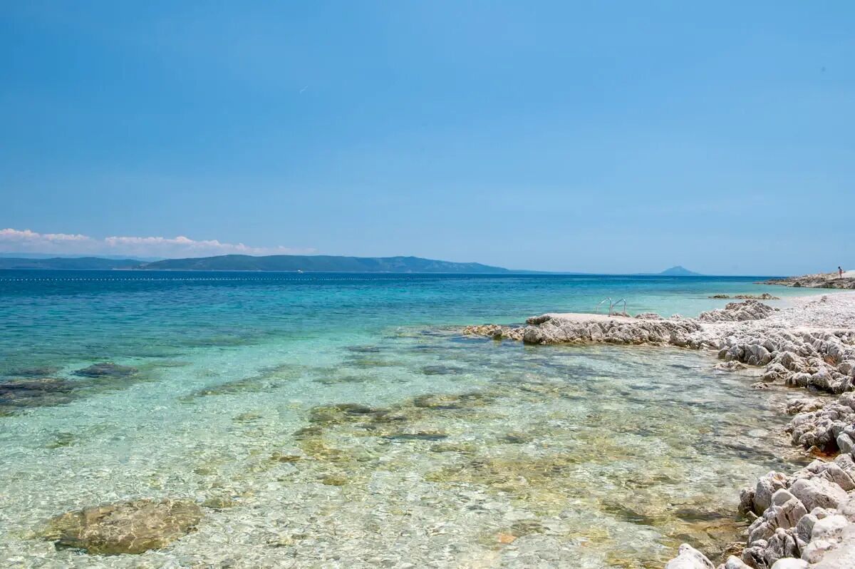 Beach nearby, sun-loungers