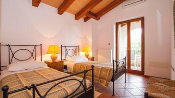 5 bedrooms, iron/ironing board, travel crib, free WiFi