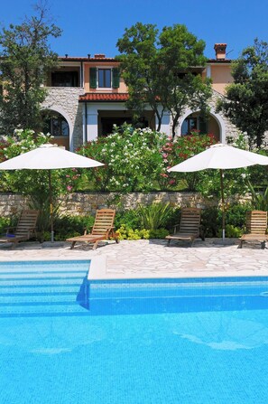 Piscine extérieure