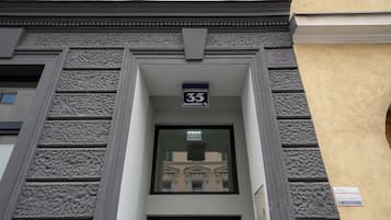 Entrada al alojamiento