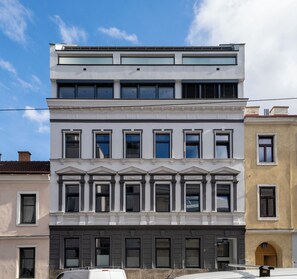 Exterior - Velvet Vienna - at Metro station U1 - 5 mins to Opera (Vienna)