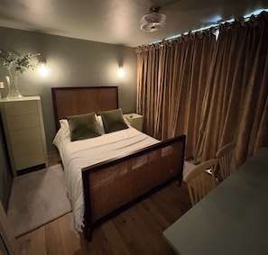 WiFi, bed sheets