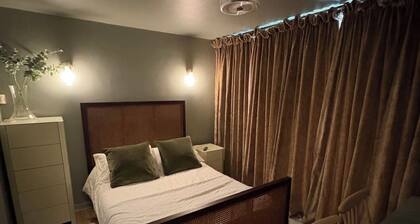 The Warwick Room, a charming small studio perfect for a single person or couple.