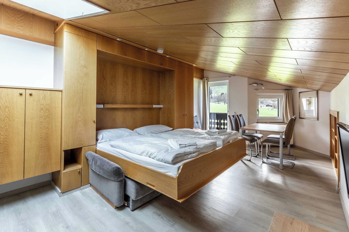 Gallery Apartment, Balcony, Mountain View | Desk, laptop workspace, blackout drapes, soundproofing