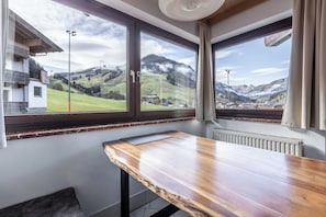 إطلالة على الجبل