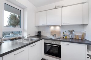 Kühlschrank, Ofen, Herdplatte, Geschirrspüler