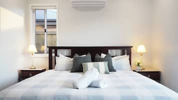 Iron/ironing board, internet, bed sheets