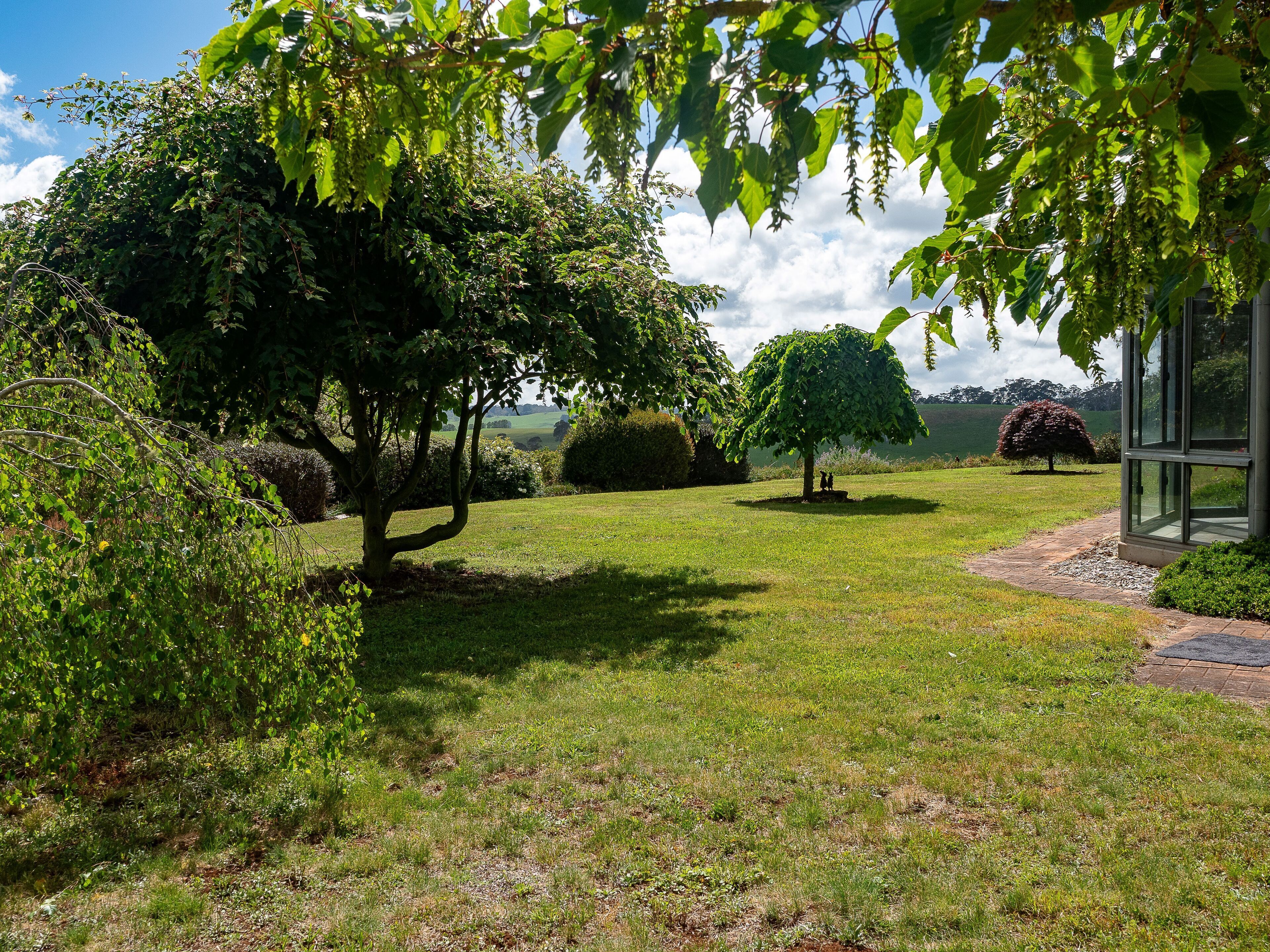 المنطقة المحيطة بالمنشأة