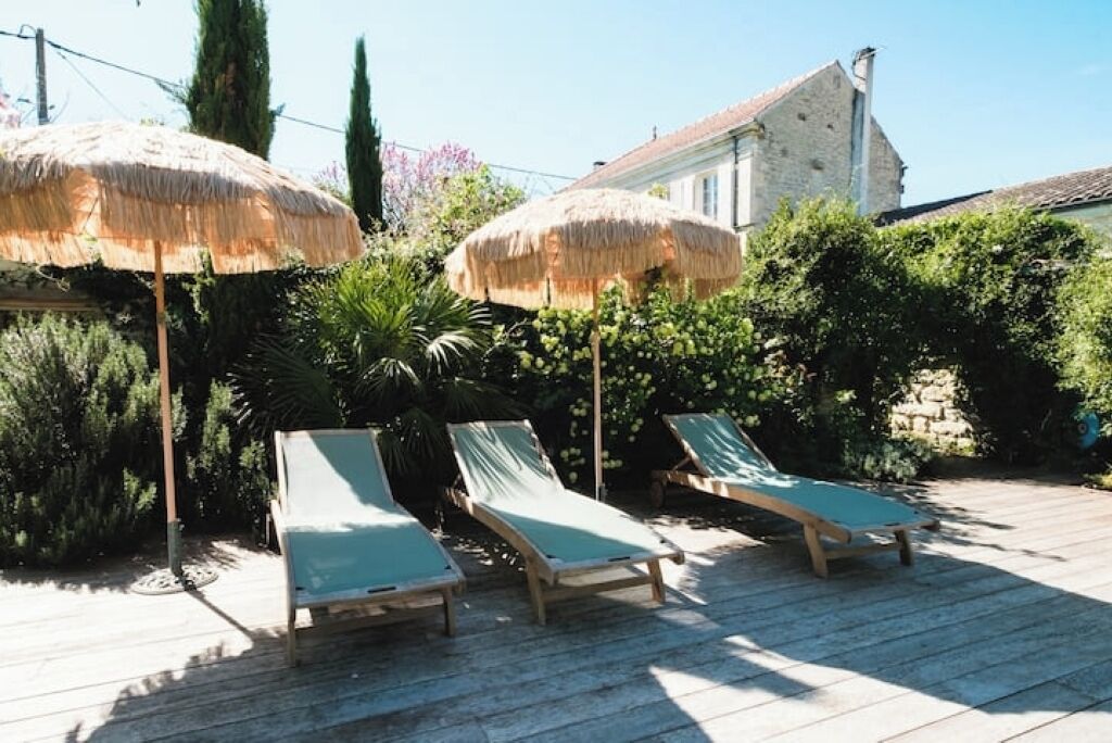 المنطقة المحيطة بالمنشأة