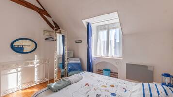 3 chambres, fer et planche Ă repasser, Wi-Fi, draps fournis