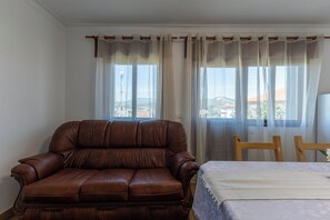 Limiano | Salle de bain | Sèche-cheveux, serviettes fournies, savon, shampoing