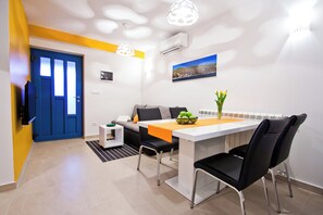 Dining - Seaview Pool House Mytilus (Rasa)