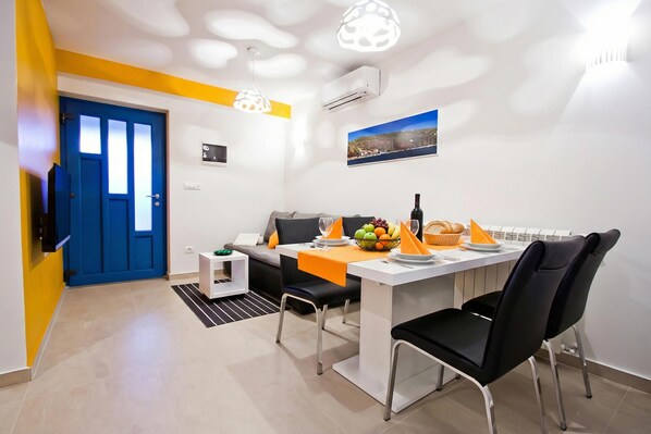 Dining - Seaview Pool House Mytilus (Rasa)