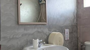 Comfort Double or Twin Room | Bathroom | Free toiletries, hair dryer, towels, soap