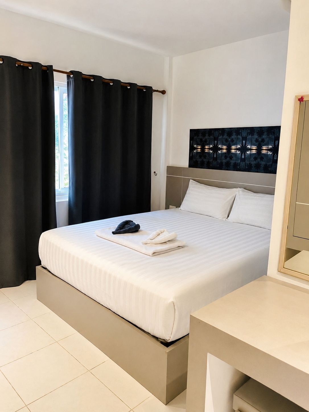 In-room safe, laptop workspace, free WiFi