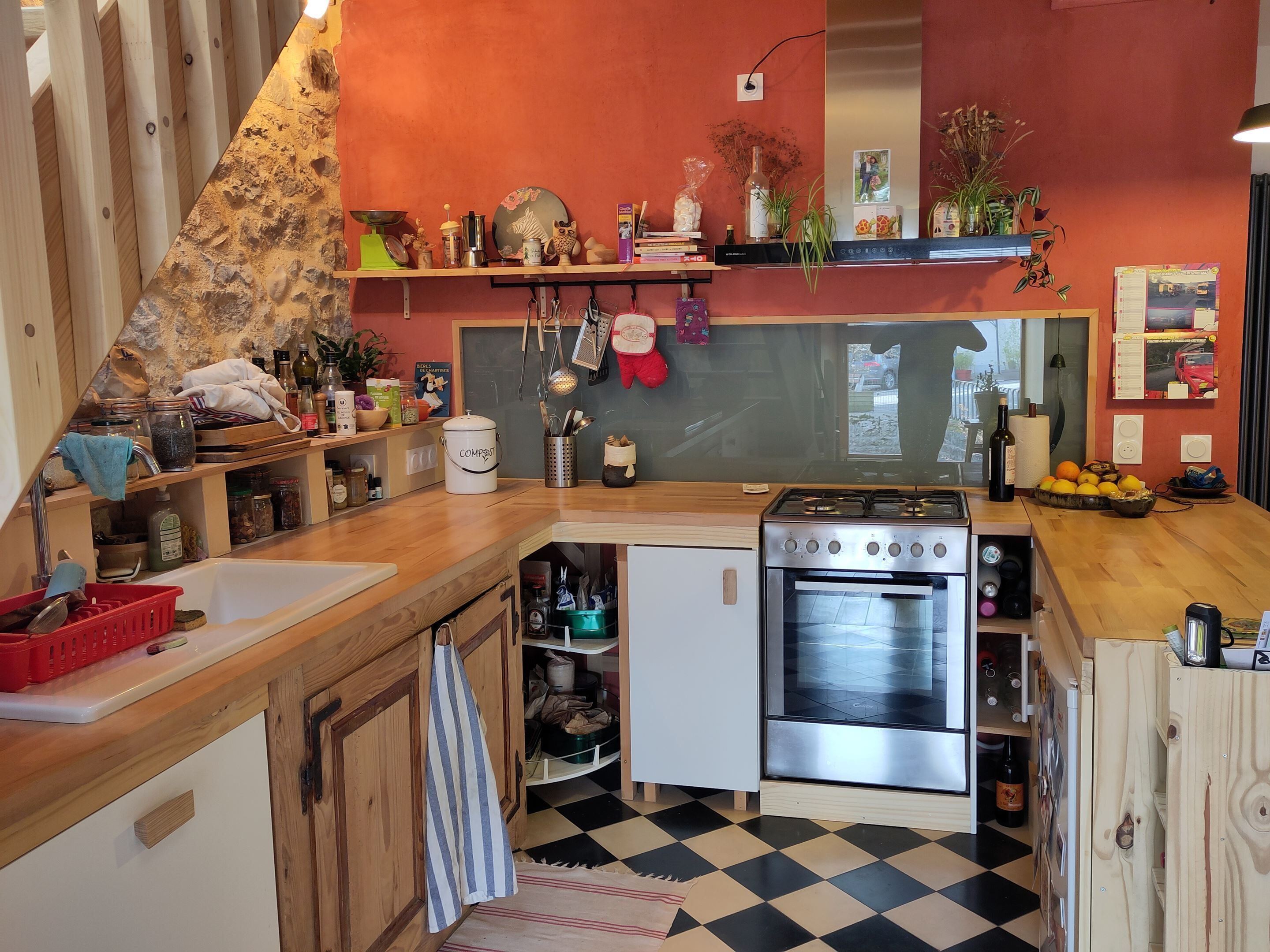 Eco-friendly cleaning products, reusable coffee/tea filters