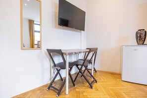 Appartamento Basic | Ferro/asse da stiro, Wi-Fi gratuito