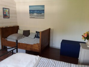 2 bedrooms, Internet, bed sheets