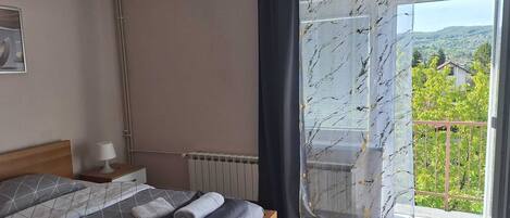 2 chambres, bureau, fer et planche à repasser, Wi-Fi gratuit