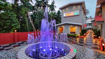 Vista frontal de la propiedad