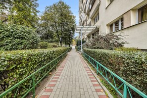 Property grounds - Praga Południe Apt - 57m2, Balcony - by Rentujemy (Warszawa)