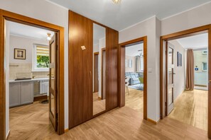 Interior - Praga Południe Apt - 57m2, Balcony - by Rentujemy (Warszawa)