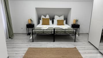 3 Schlafzimmer, BĂŒgeleisen/BĂŒgelbrett, WLAN, BettwĂ€sche
