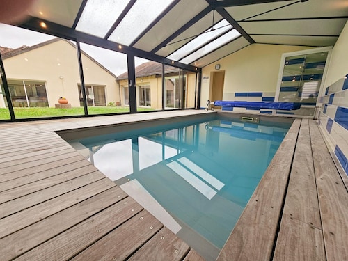 Gîte Tourangelle avec Piscine Intérieure, Wifi, Jardin
