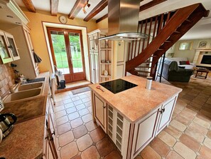 Réfrigérateur, micro-ondes, four, lave-vaisselle