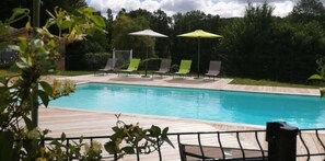 Outdoor pool - Gîtes Le Pech (Sainte-Foy-de-Longas)