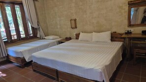Triple Room, Balcony, Courtyard View | Iron/ironing board