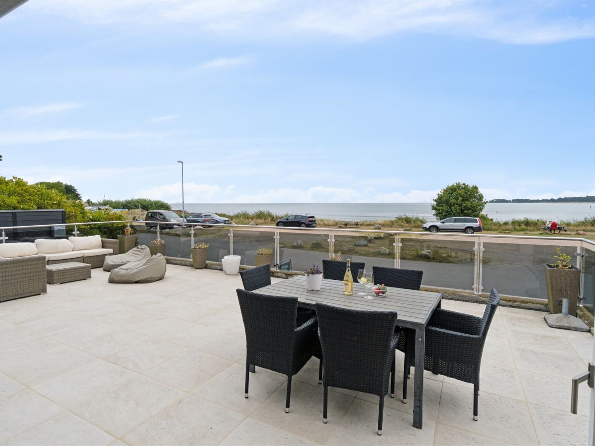 تناول الطعام بالخارج