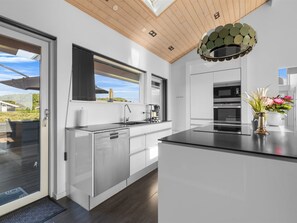 Fridge, microwave, dishwasher, cookware/dishes/utensils