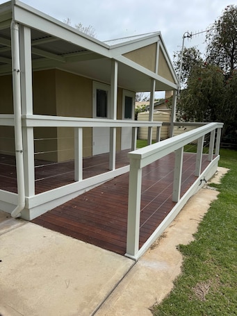 Property grounds. Poona Farm Estate - Caravan & Camping